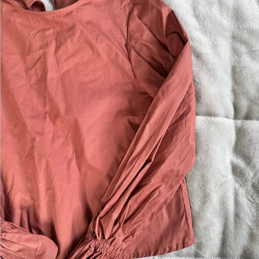 ⚠️Old Navy Long Sleeve Blouse⚠️ - Picture 2 of 4